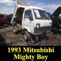 Junkyard Mitsubishi Minicab Dump Truck