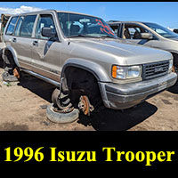 1996 Isuzu Trooper in junkyard