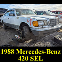 Junked 1988 Mercedes-Benz W126